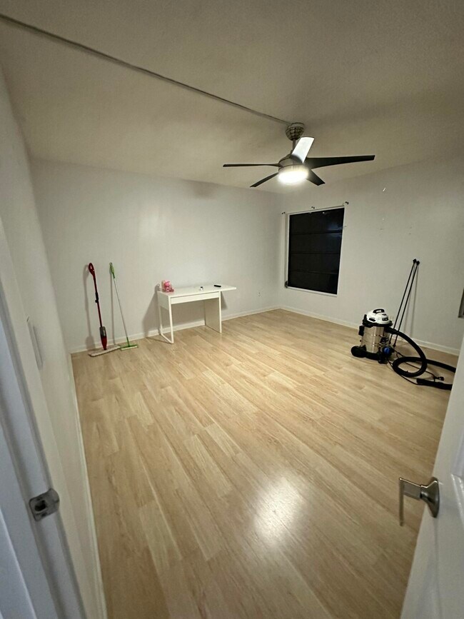 Photo - 4823 NW 9th Ave