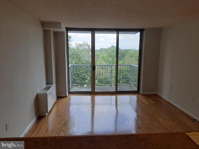 Photo - 2500 N Van Dorn St Unidad 419