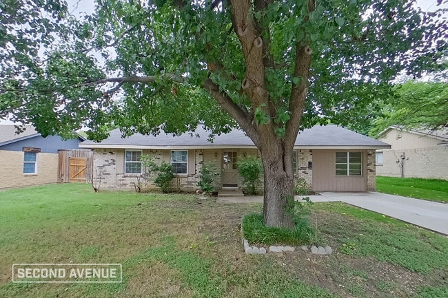 Building Photo - 2641 Bluebird Ln