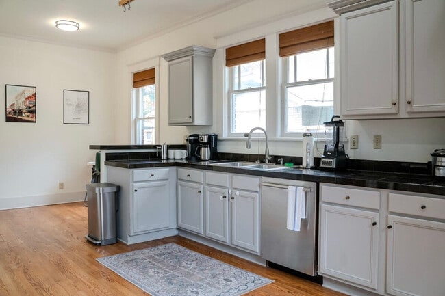 Photo - 210 N Avalon St Unit ID1023279P