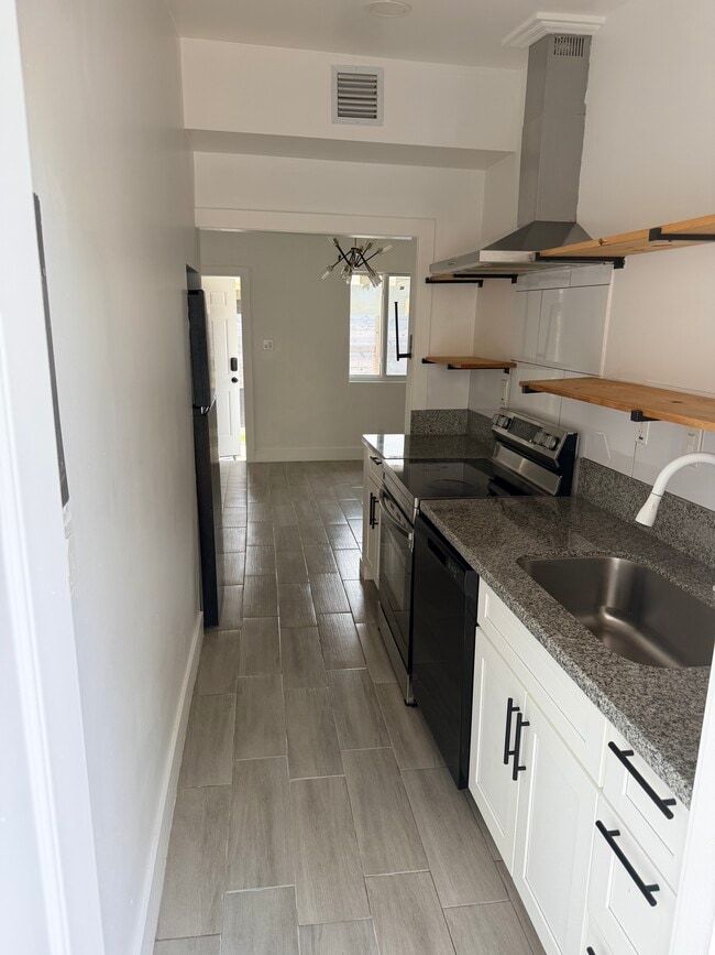 Photo - 237 SW 14th Ave Unit Suite 237