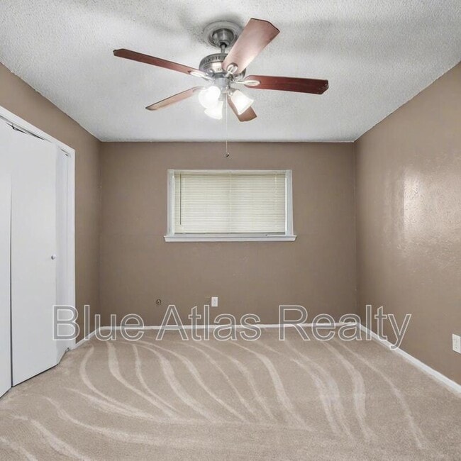 Photo - 805 Cherry Hills Dr