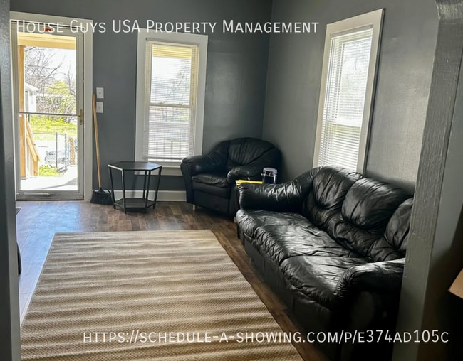 Photo - 2956 Hiawatha St
