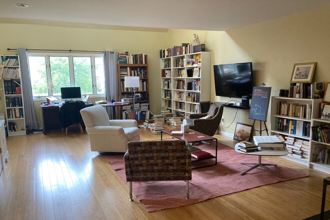 Living Room - 18 Hanover Ct