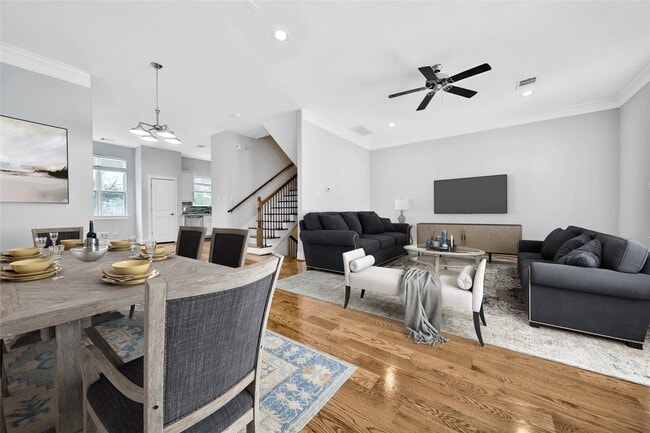 Photo - 626 E 28th St