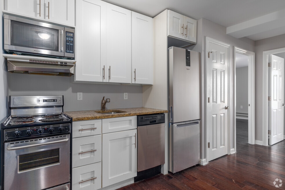 2BR, 1BA - Kitchen