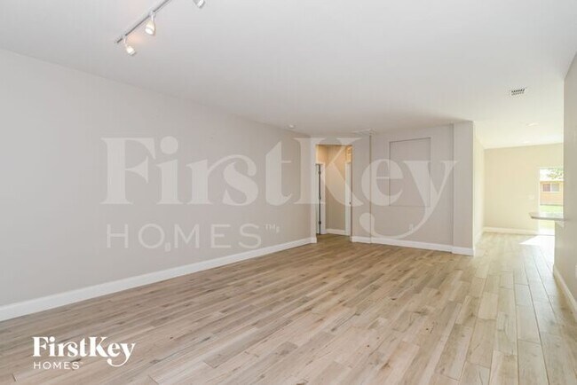 Photo - 1215 SW 11th Pl