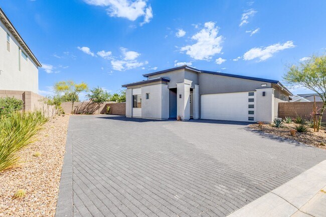 Photo - FULLY FURNISHED, single story home situated on a premium oversized lot in a desirable Las Vegas c...