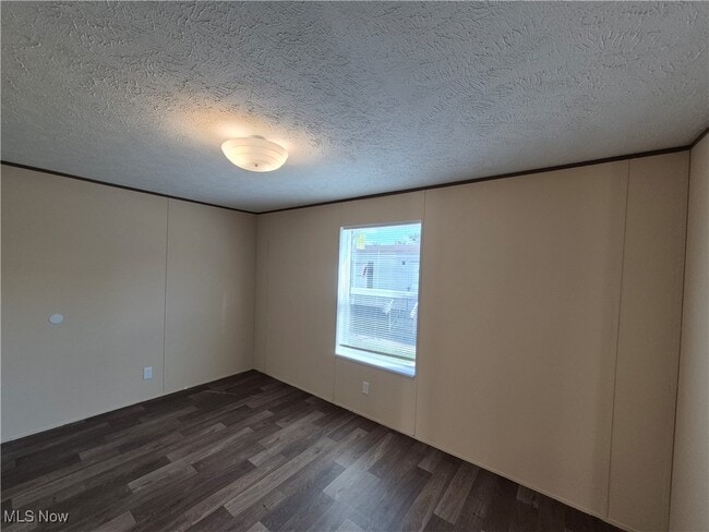 Photo - 120 Kenny Brook Ln