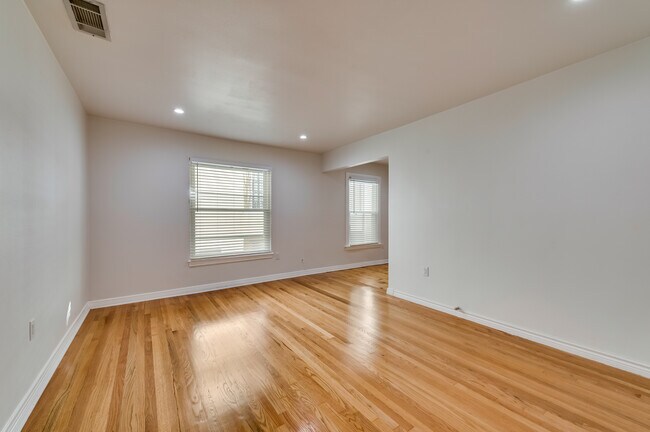 Photo - 4134 Prescott Ave Unit 2