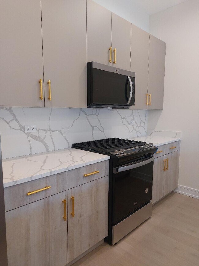 Photo - 4625 S Michigan Ave Unit 3