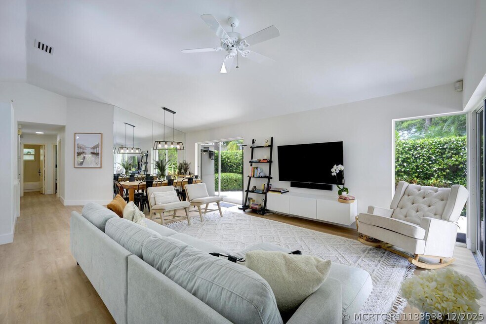32 Admirals Ct