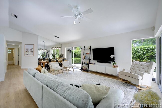 Photo - 32 Admirals Ct