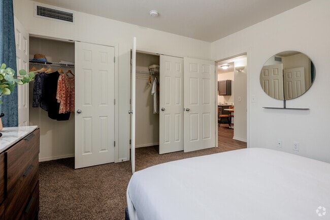 1BR, 1BA - 693SF