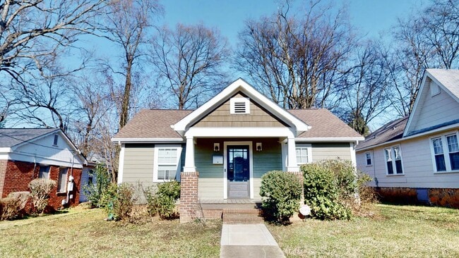 Building Photo - 2014 Roslyn Ave