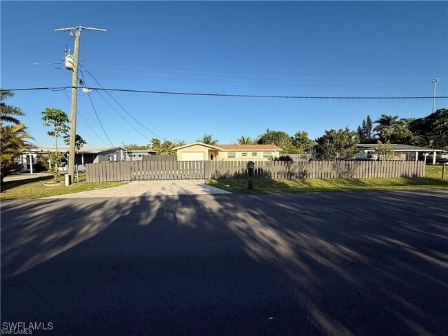 Photo - 141 Schneider Dr