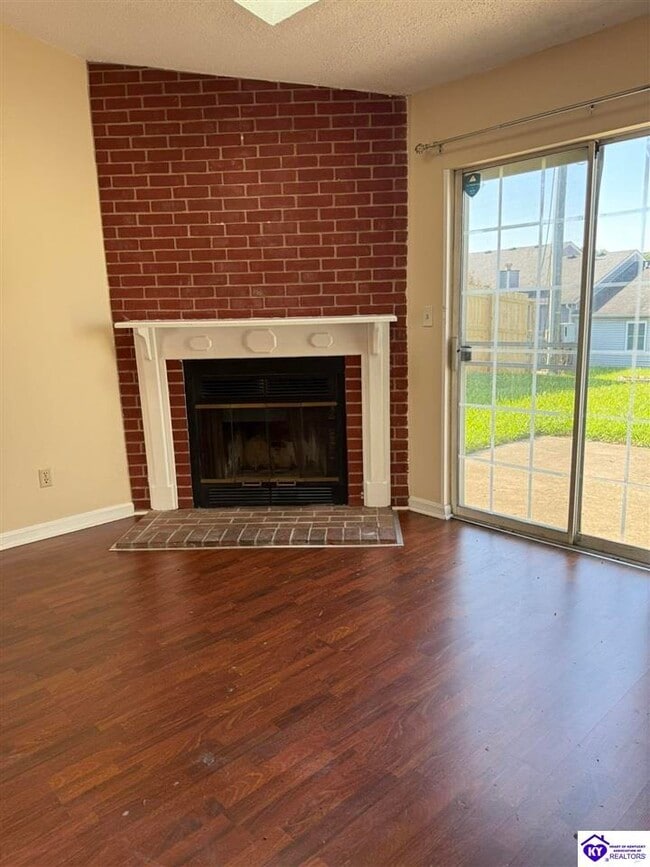 Photo - 512 Independence Ct