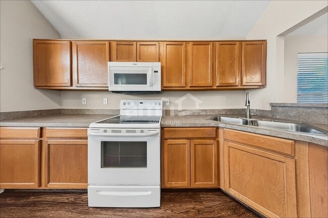 Photo - 912 Buffalo Springs Dr