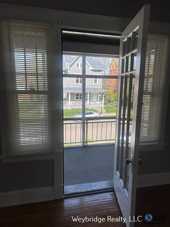 Photo - 862 Academy Ave Unit 2