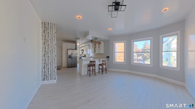 Building Photo - 75 Richardson St