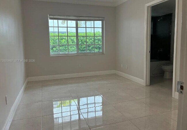 Photo - 1135 92nd St