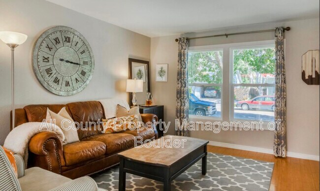 Photo - 1643 Park St