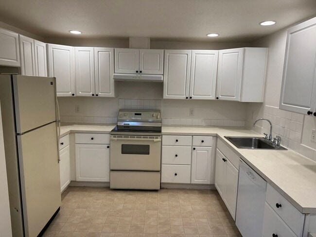 Photo - 2 Bedroom Duplex in S. Eugene/Campus Area Eugene