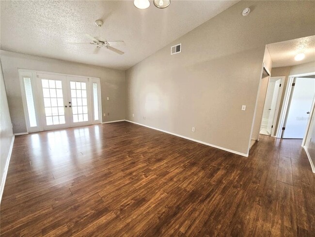 Photo - 2407 King Oak Ct