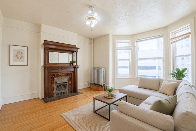 Building Photo - Comstock Unit 5