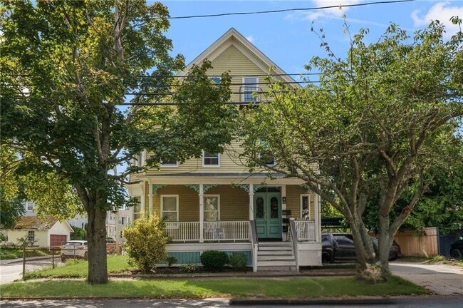 Building Photo - 183 Wood St Unit 3 Rental