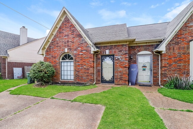 Photo - 1611 Oaken Bucket Dr