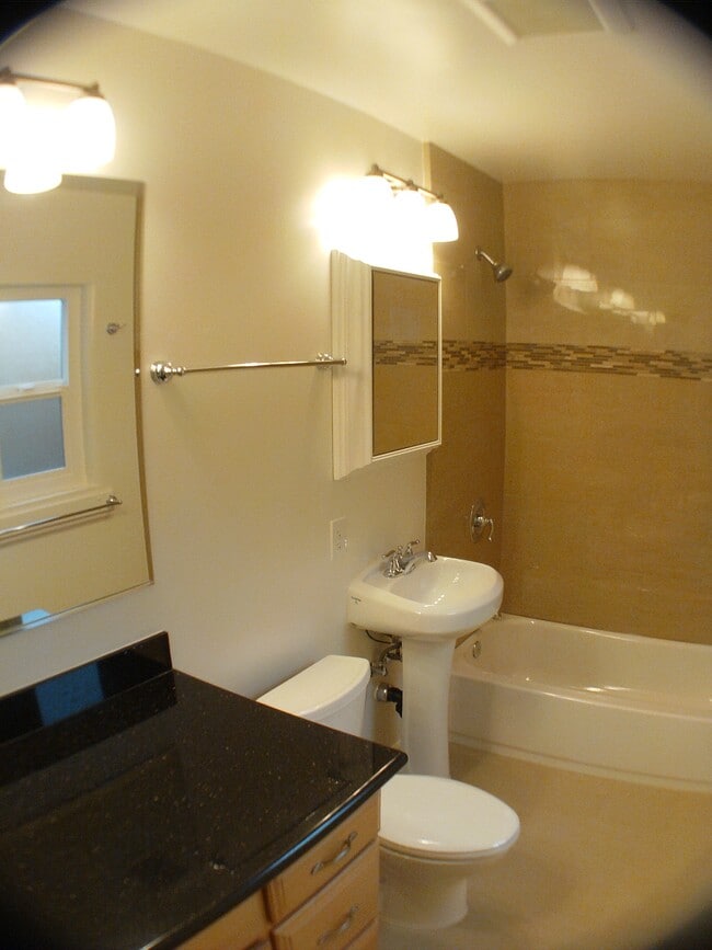 Photo - 402 Rutland Ave