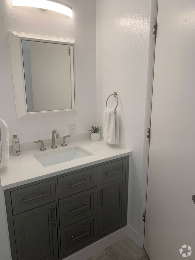 Building Photo - 484 Mcfaul Way Unit A Rental