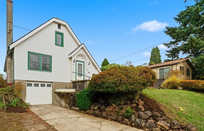 4005 SE Boise St