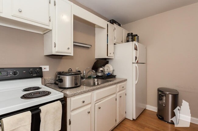 Photo - 0 bedroom in Chicago IL 60614 Unit 305