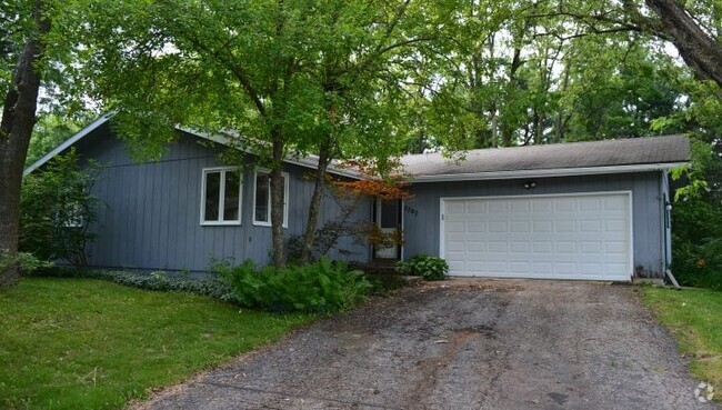 Building Photo - 2702 Homestead Rd