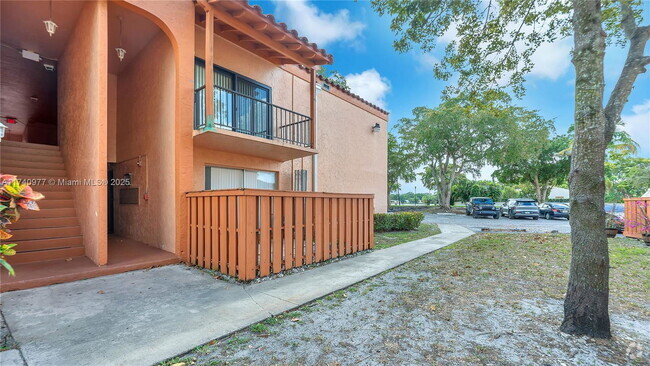 Building Photo - 7101 Miami Lakes Dr Unit Q20 Rental