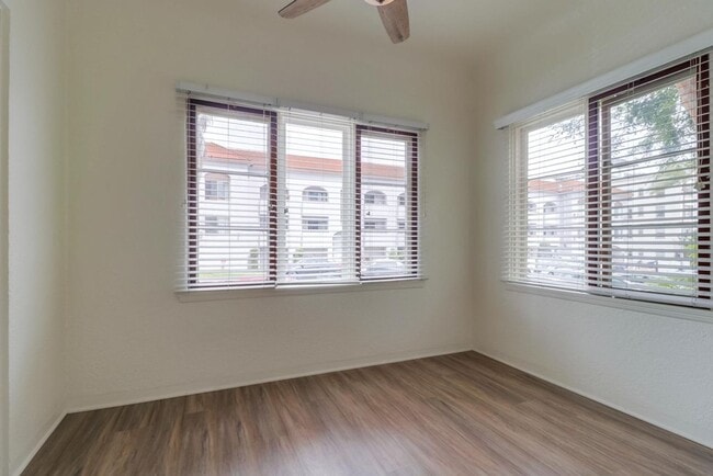 Photo - Charming Top Floor 1-Bedroom Apartment in Bankers Hill! Unidad 2360