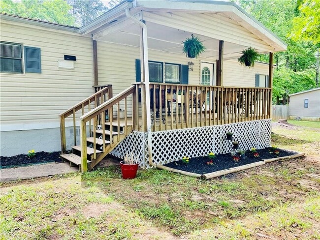 1170 Steele Dr