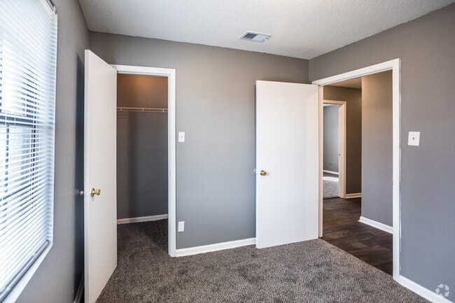 4 BR, 2 BA - Ranch