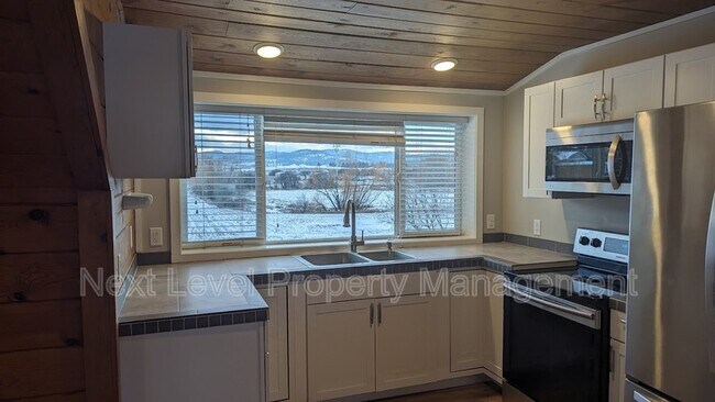 Photo - 1410 Western Dr