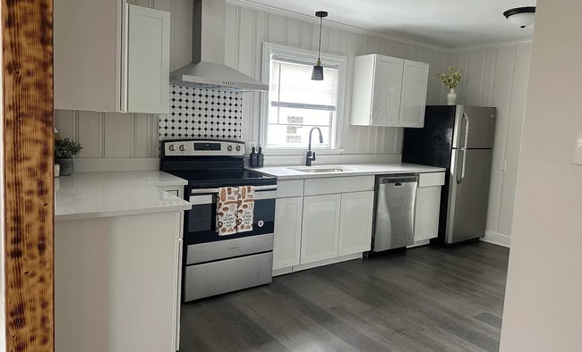 Photo - 510 Matthews St