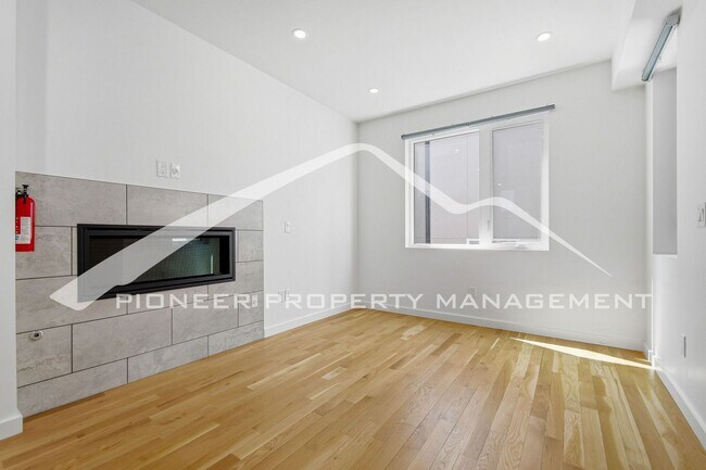 Photo - Spacious Townhouse with Washer/Dryer and Central AC