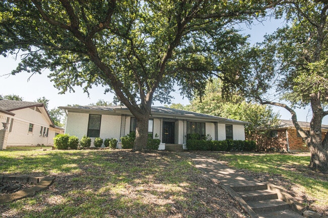 Photo - 2334 Babalos Ln