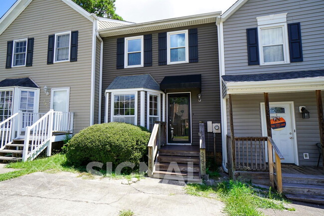 Building Photo - 395 Jamestown Manor Dr Rental