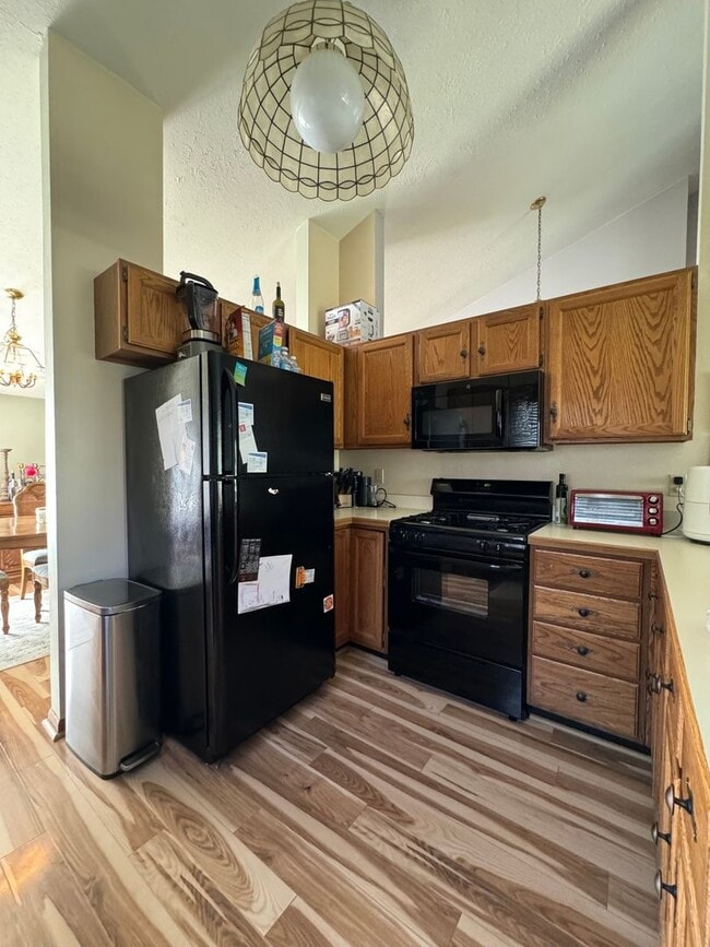 Photo - 6128 Garrett Ln