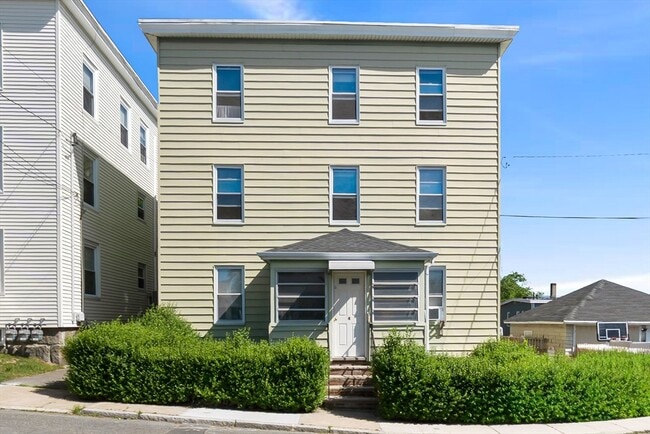 Building Photo - 4 Horton St Unit 2