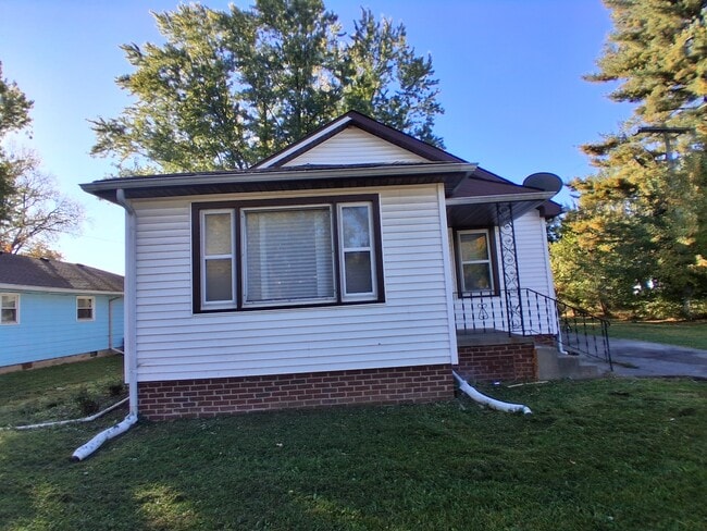 Building Photo - 1508 E English St