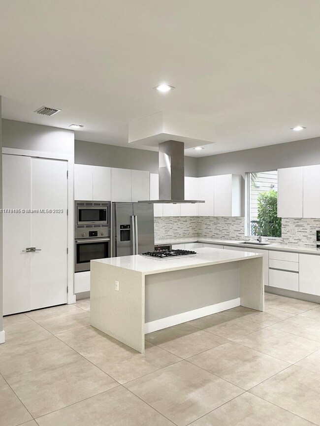 Photo - 10061 NW 75th St