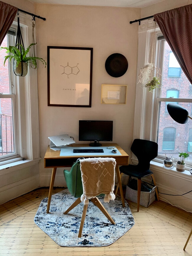 Photo - 220 Newbury St
